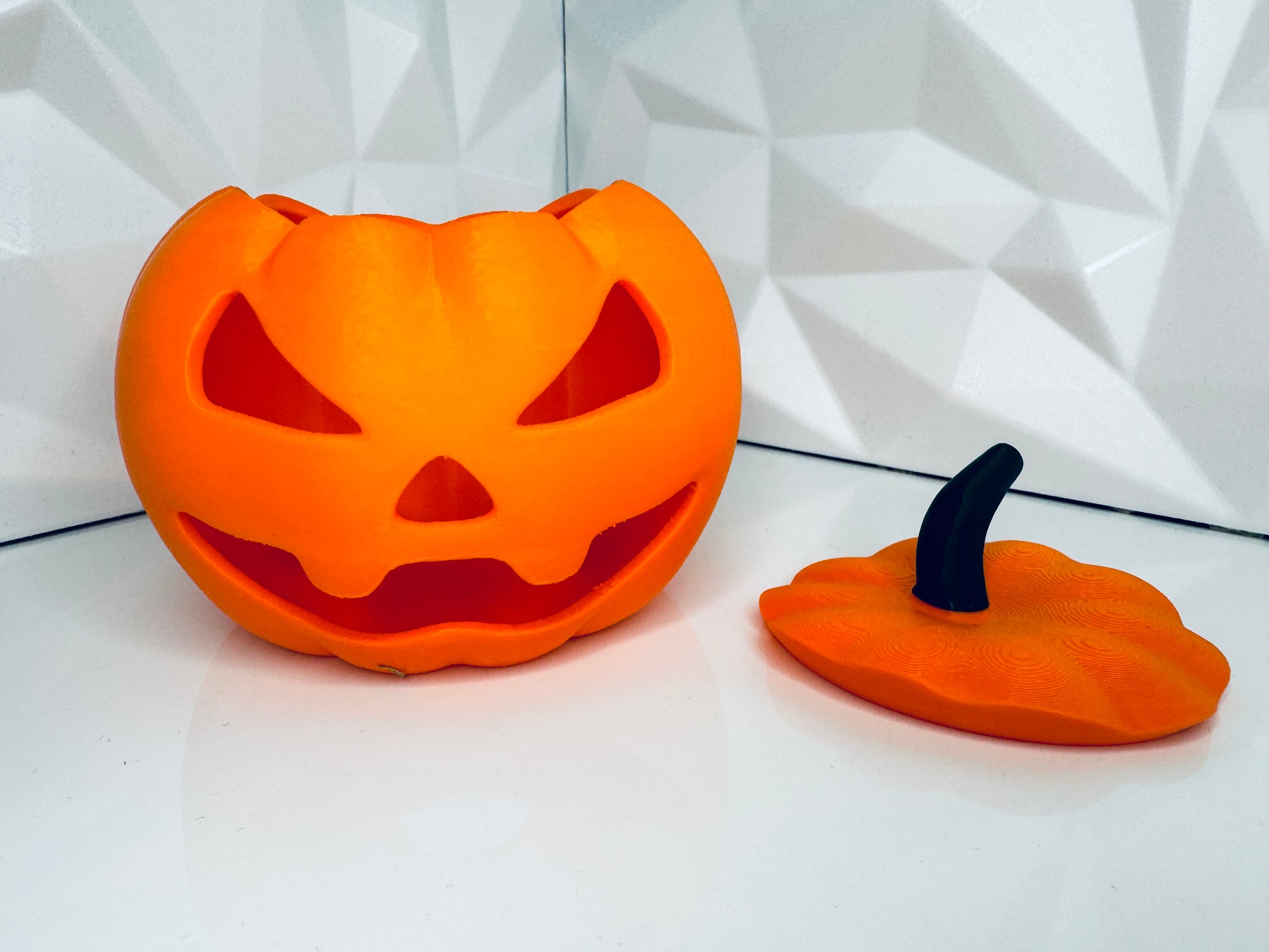 Halloween Kuerbis orange Groeße L, Deckel geöffnet