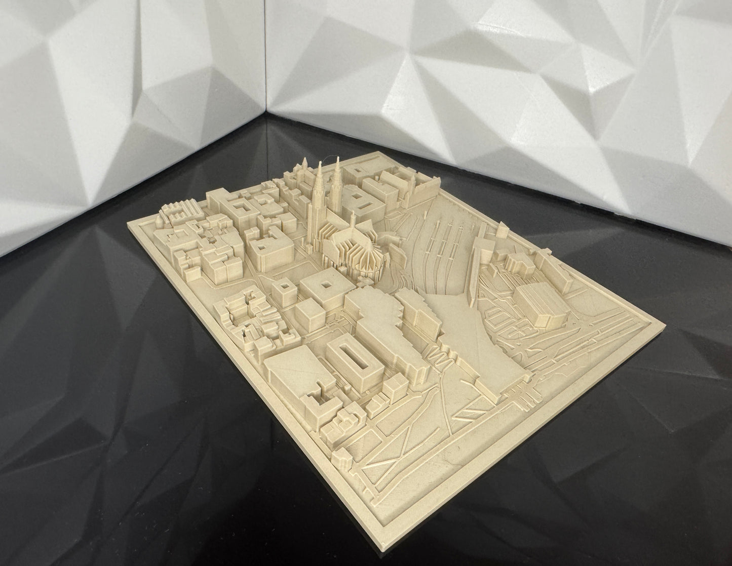 Köln in 3D - Miniatur-Stadtansicht in 3D - Skyview - 3d-Druck Modell mit Herzstück / Cologne Skyline 3D