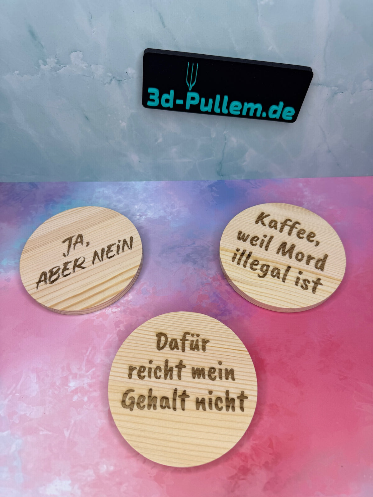 Lasergravierte Getränke-Untersetzer aus Schiefer oder Holz – Runde & quadratische Untersetzer mit lustigen Sprüchen