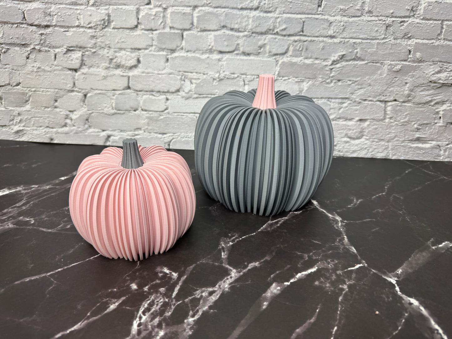 3d-Dekorationskürbis im Boho-Stil mit strukturierter Oberfläche und sanften Farbtönen