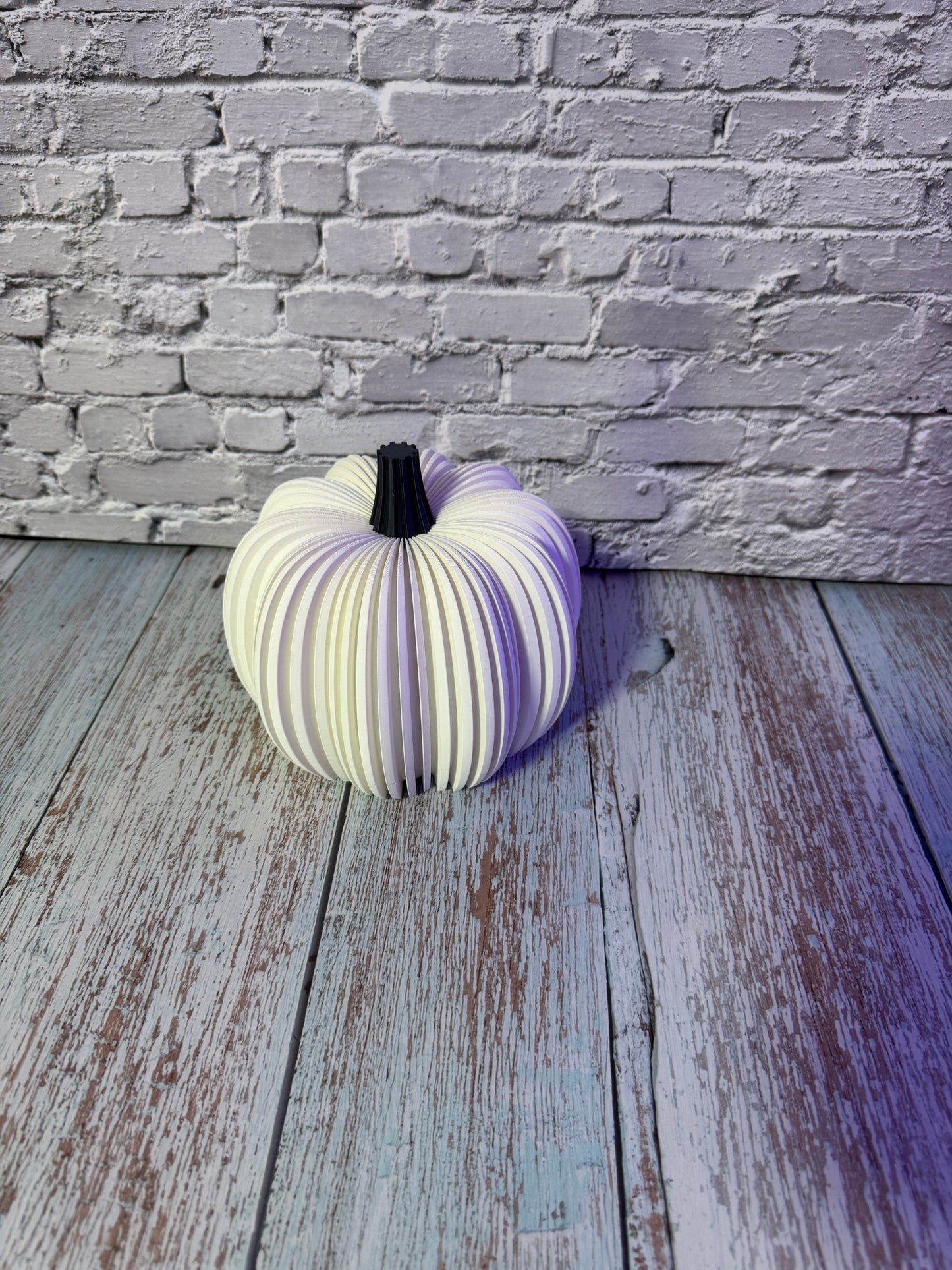 3d-Dekorationskürbis im Boho-Stil mit strukturierter Oberfläche und sanften Farbtönen