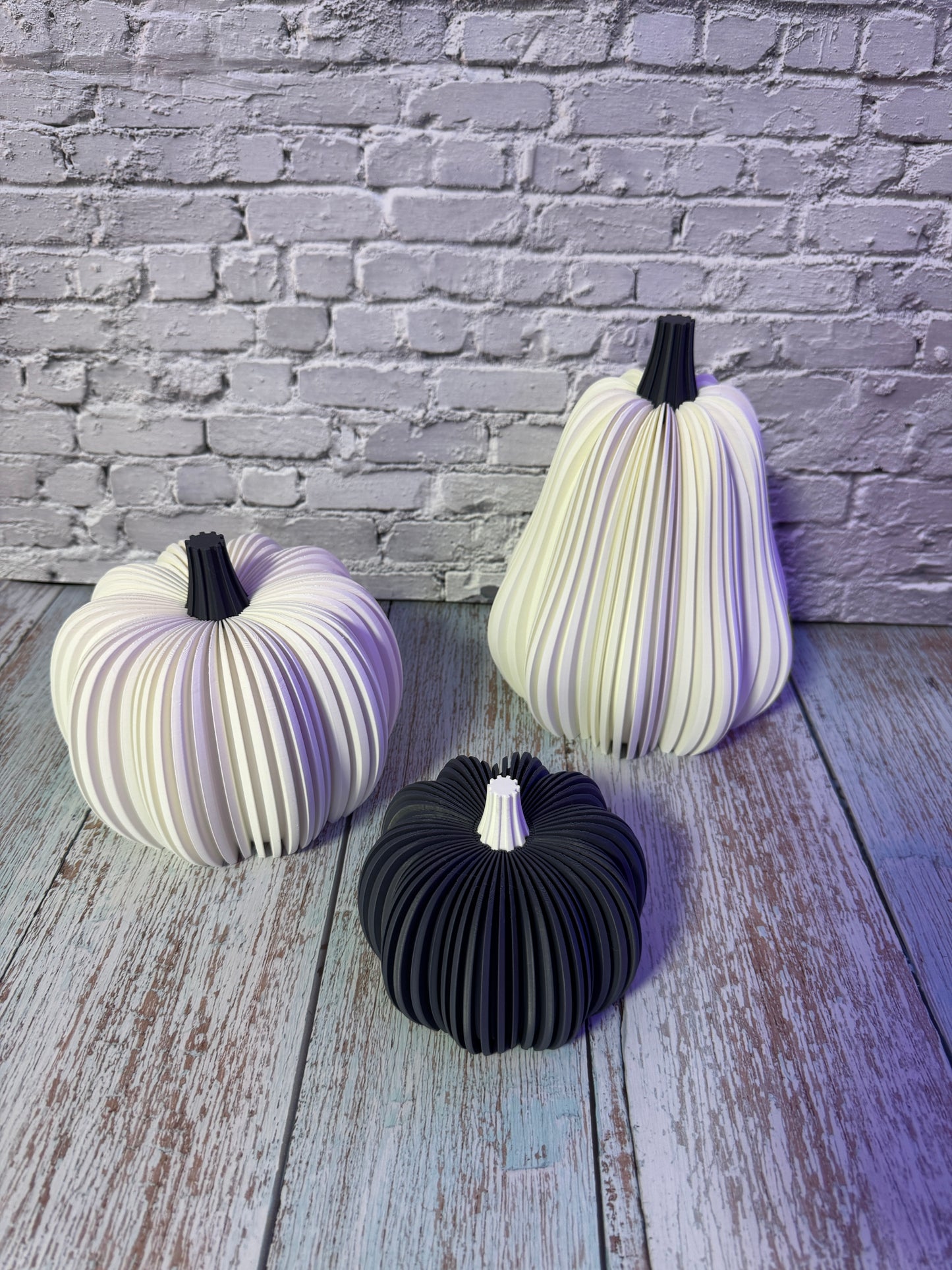 3d-Dekorationskürbis im Boho-Stil mit strukturierter Oberfläche und sanften Farbtönen