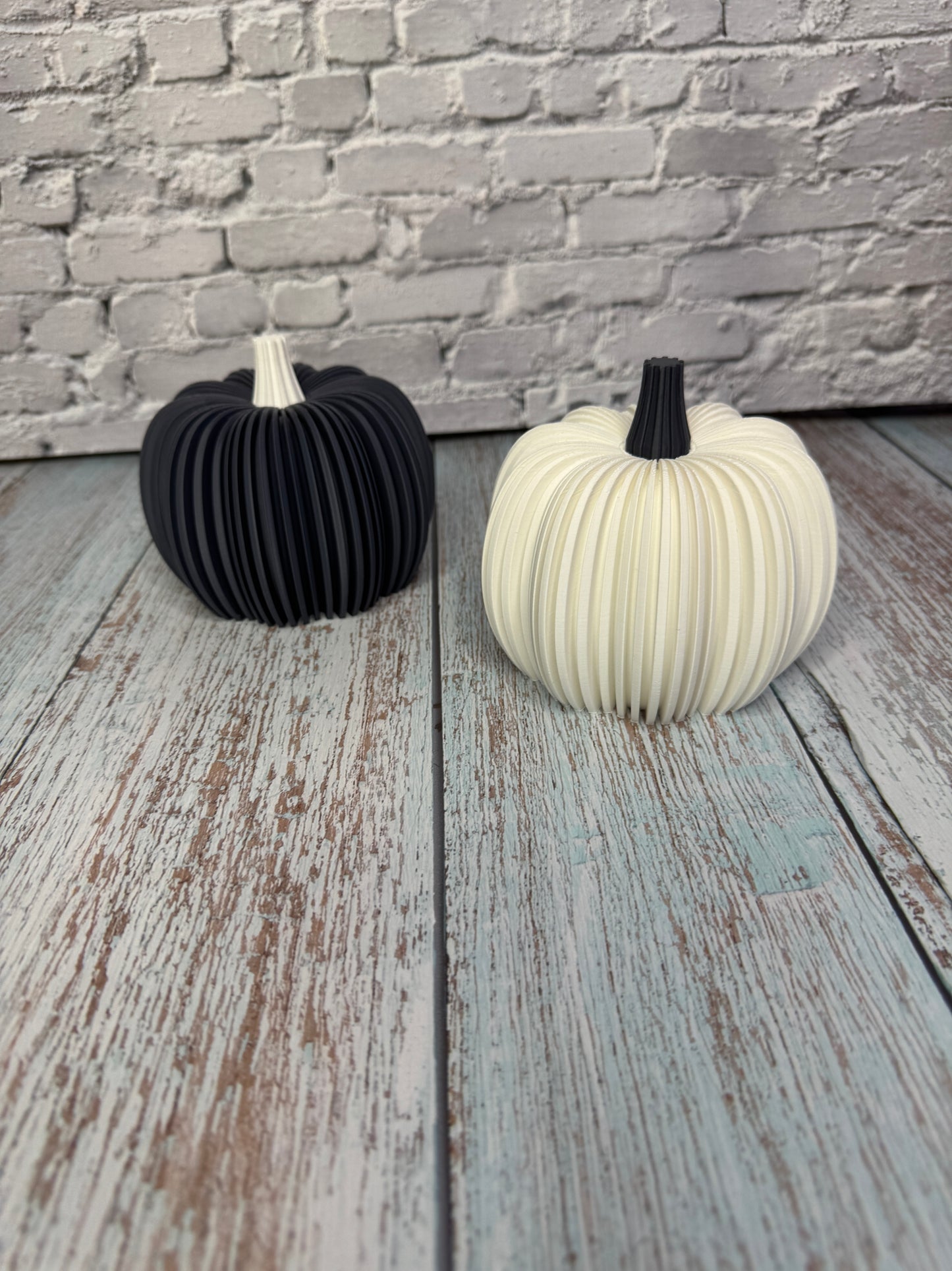 3d-Dekorationskürbis im Boho-Stil mit strukturierter Oberfläche und sanften Farbtönen