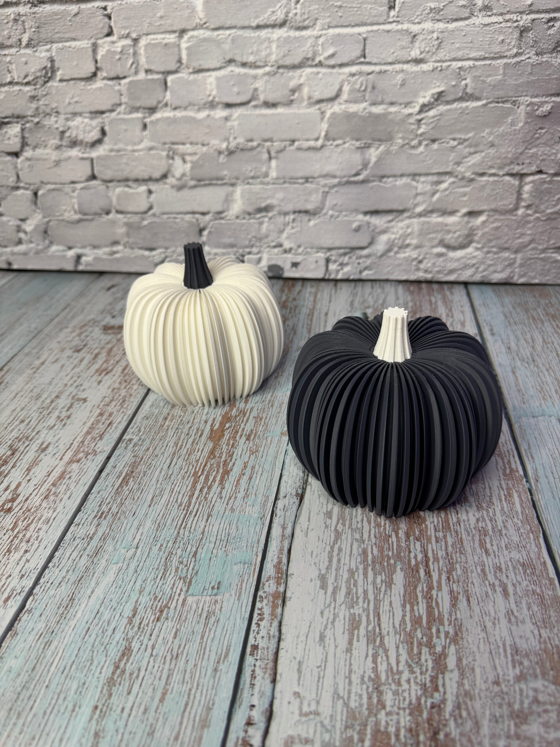 3d-Dekorationskürbis im Boho-Stil mit strukturierter Oberfläche und sanften Farbtönen