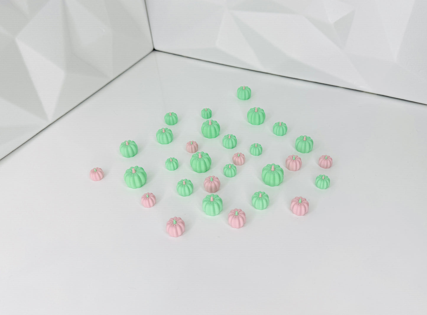 Mini Kürbisse Hellgrün und Hellrosa