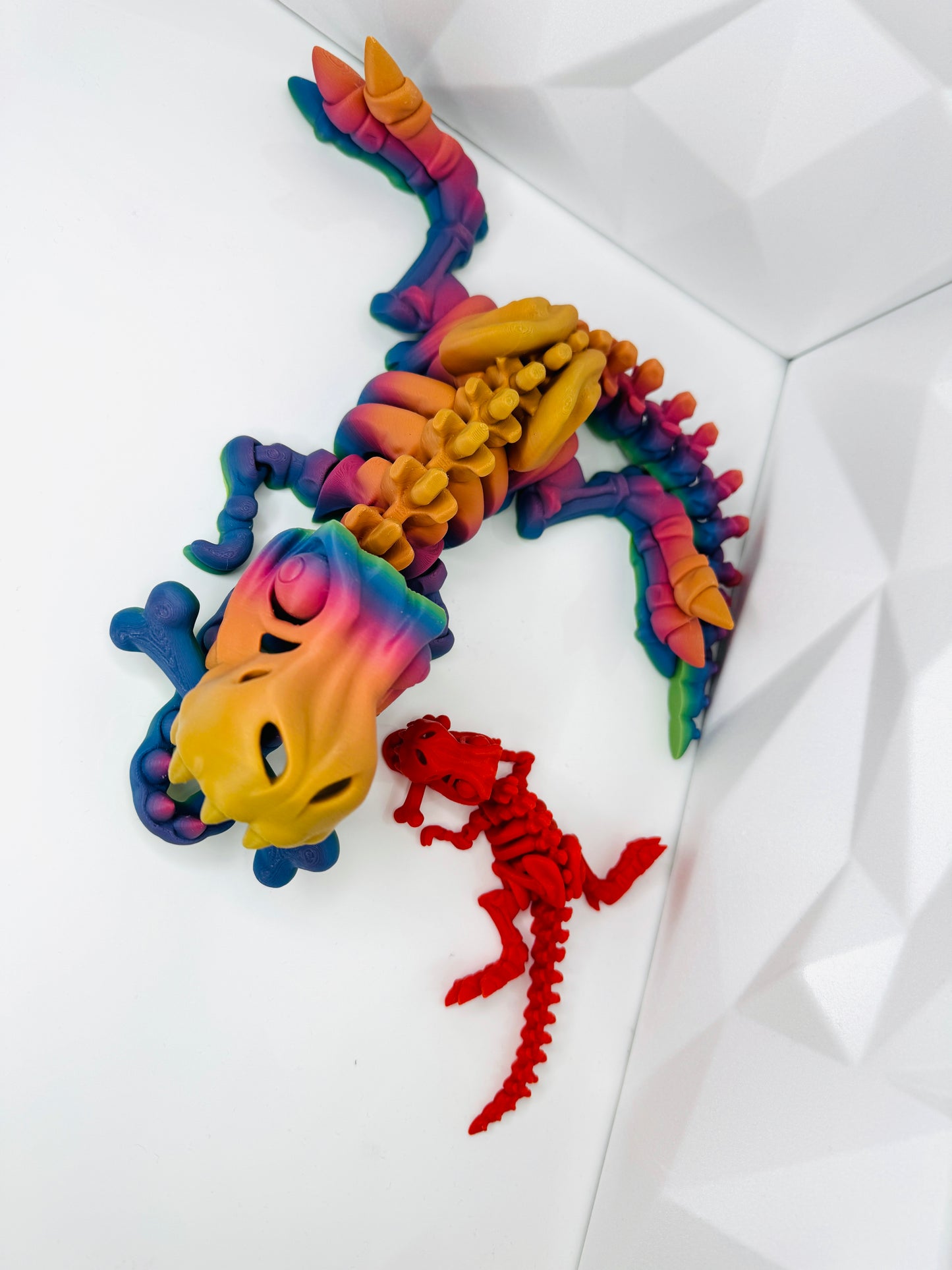 T-Rex 3d-Druck liegend, Größen L und S, Farben rainbow, rot