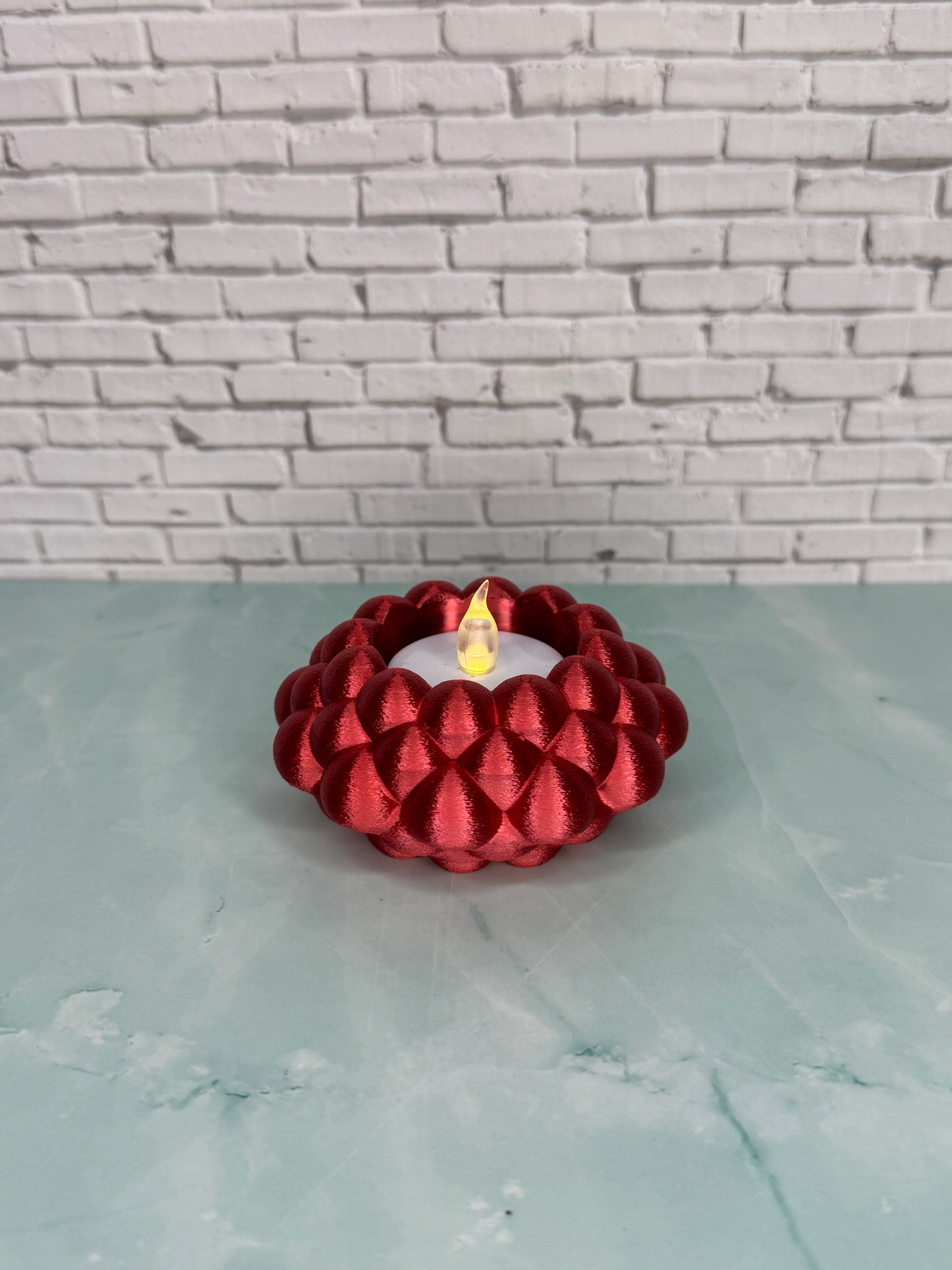 Bubble Teelichthalter mit LED-Teelicht, 3D-gedruckt im modernen skandinavischen Stil, Farbe Metallic-Rot