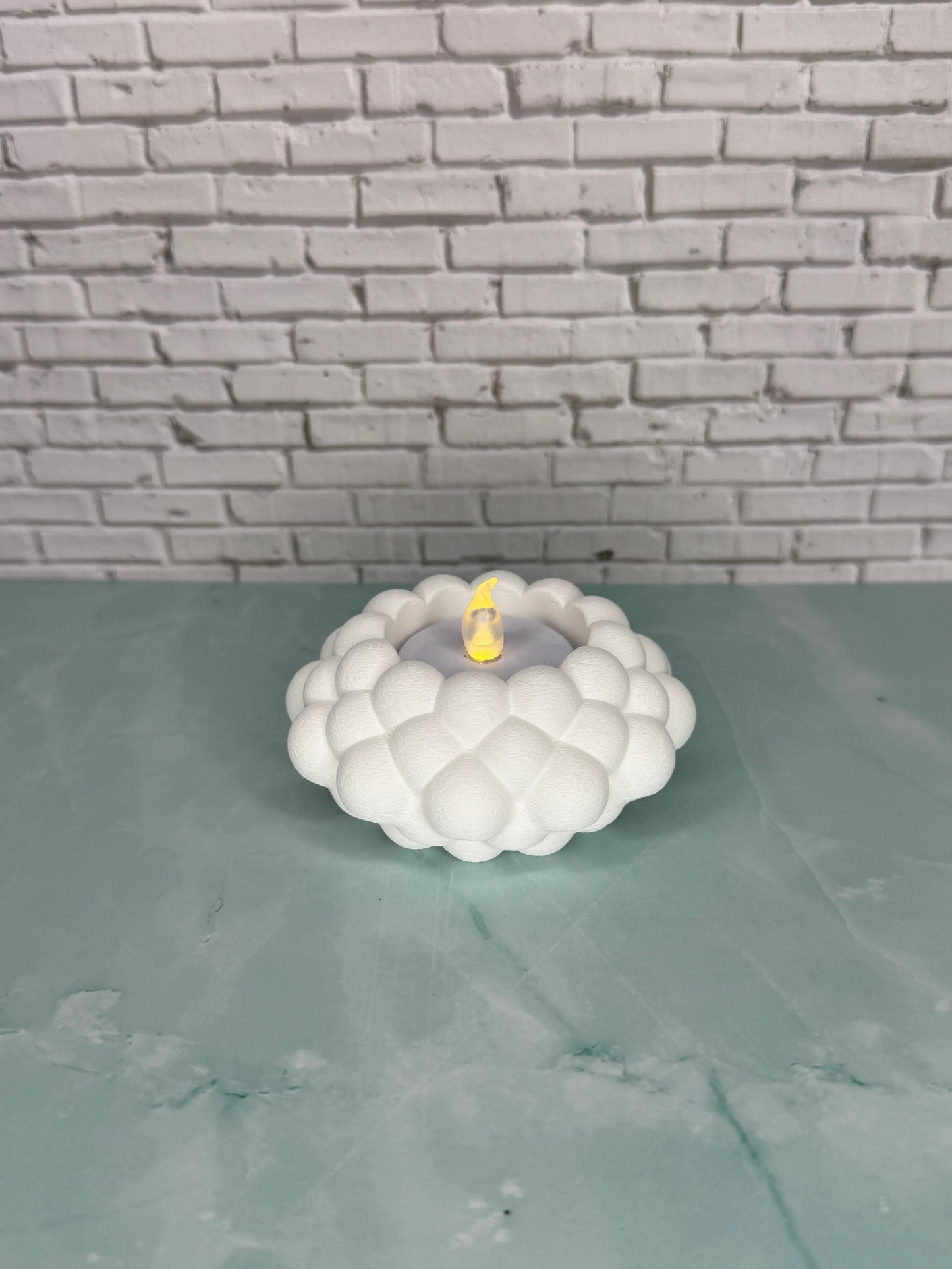 Bubble Teelichthalter mit LED-Teelicht, 3D-gedruckt im modernen skandinavischen Stil, Farbe Weiß