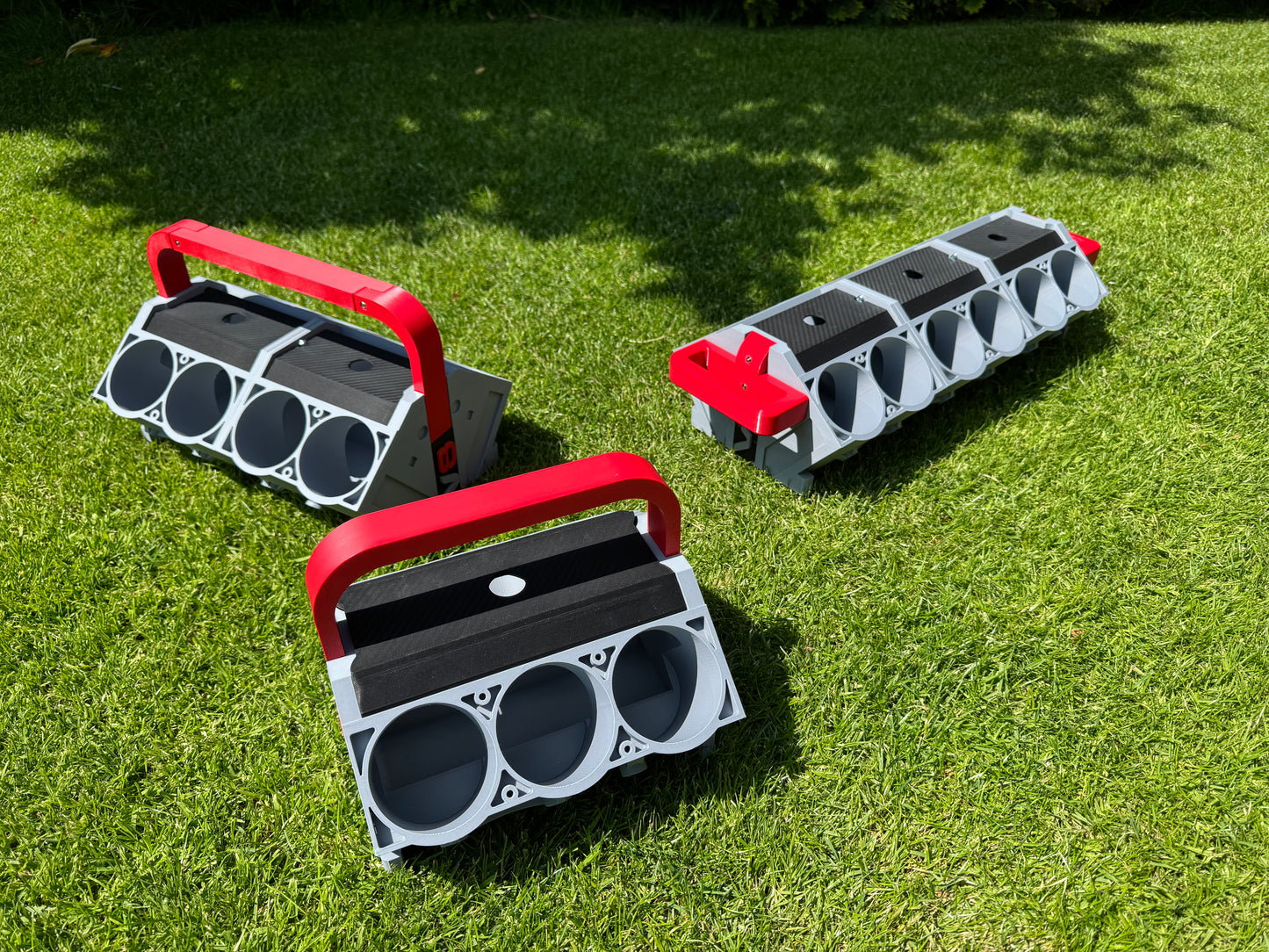 Gesamtansicht der 3D-gedruckten V6 V8 und V12 Motor Dosenhalter – stylisches Geschenk für Auto-Fans